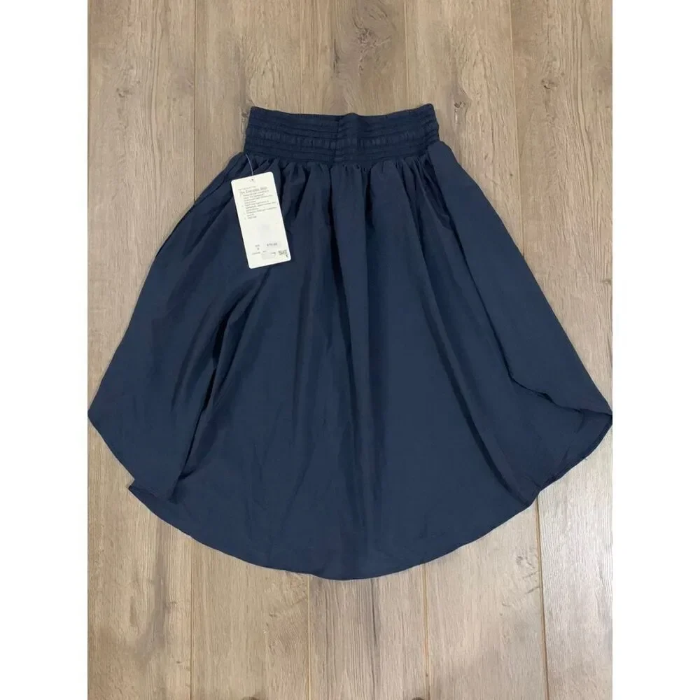 Lululemon The Every day skirt sz 4